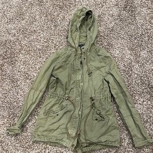 Super cute women’s army green jacket!